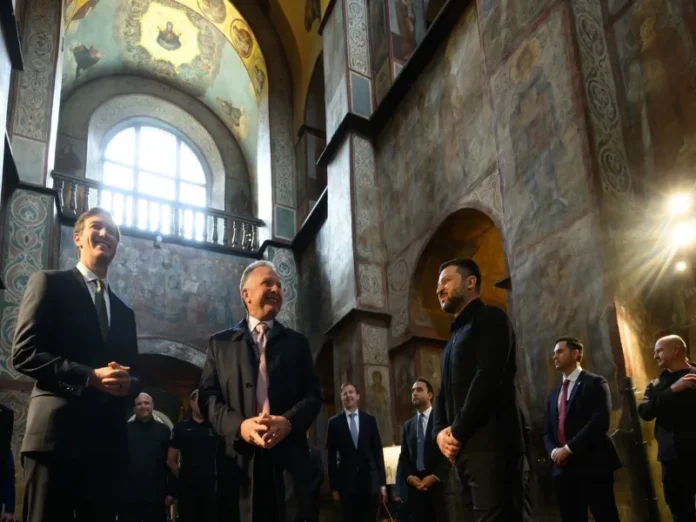 Witkoff y Kushner en Kiev tras reunirse con Putin Witkoff y Kushner en Kiev durante su visita diplomática