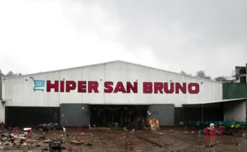 Investigan ahogamiento de empleada durante inundación en Xalapa; se le habría ordenado quedarse en la tienda a pesar de la lluvia Imagen del ahogamiento en Xalapa durante la inundación