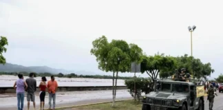 Balean a chofer de transporte público mientras transportaba a alumnos de secundaria en Escuinapa, Sinaloa Imagen del ataque armado escuinapa que dejó herido al chofer del transporte público