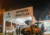 Ataque armado en refinería «Lázaro Cárdenas» de Minatitlán deja dos trabajadores heridos Fotografía del ataque armado refinería en la entrada de Pemex Minatitlán
