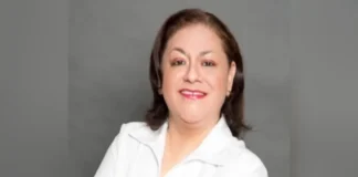 Atropellan a reportera y camarógrafo durante transmisión en vivo en Nuevo León Imagen del atropello reportera durante cobertura en Monterrey