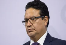 Niegan aumento salarial a trabajadores del PJF; prevén movilizaciones Manifestación del sindicato del Poder Judicial Federal exigiendo aumento salarial