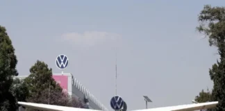 Sindicato de Volkswagen en Puebla votarán por nuevo convenio contractual que contempla alza salarial Imagen del aumento salarial Volkswagen en la planta de Puebla