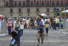 Pensiones, en riesgo por baja natalidad y alta informalidad Ilustración que muestra la baja natalidad México y su efecto en el sistema de pensiones