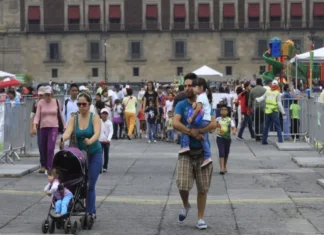 Pensiones, en riesgo por baja natalidad y alta informalidad Ilustración que muestra la baja natalidad México y su efecto en el sistema de pensiones
