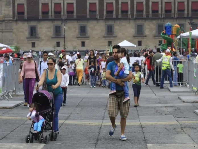 Gráfica de la baja natalidad en México y su impacto en pensiones Ilustración que muestra la baja natalidad México y su efecto en el sistema de pensiones