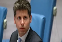 Sam Altman afirma que los beneficios de la IA justifican asumir ciertos riesgos Sam Altman destaca los beneficios IA frente a los riesgos regulatorios