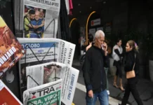 La Bolsa de Sao Paulo se desploma 17% y el dólar se dispara 12% tras la victoria de Lula Gráfica de la Bolsa de Sao Paulo mostrando la caída del índice y el aumento del dólar después de la victoria de Lula