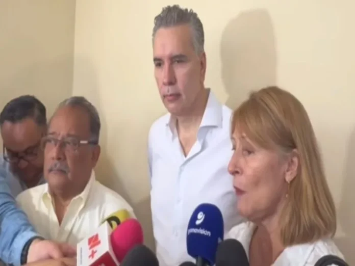 Clara Luz Flores genera polémica en Nuevo León
