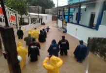 Reportan cuatro fallecidas tras colapso de barda por lluvias en Villa Allende Imagen del colapso de barda que cayó sobre una vivienda en Villa Allende