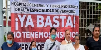 Colecta de medicamentos, ¿otro show? Imagen de la colecta de insumos organizada por madres en Veracruz