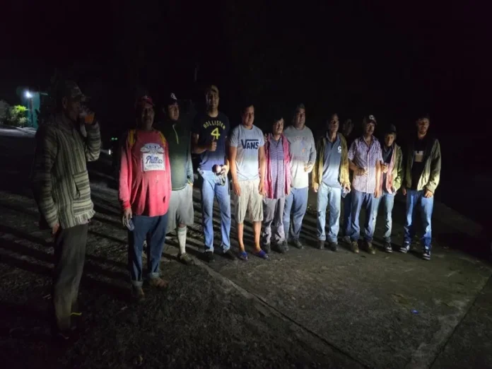 Rescate de jornaleros durante la crecida del río Bobos Jornaleros atrapados por la crecida del río en Veracruz