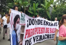 Sheinbaum no escapa de las protestas del sector salud en su segundo día en Veracruz Imagen de la crisis salud Veracruz durante protestas