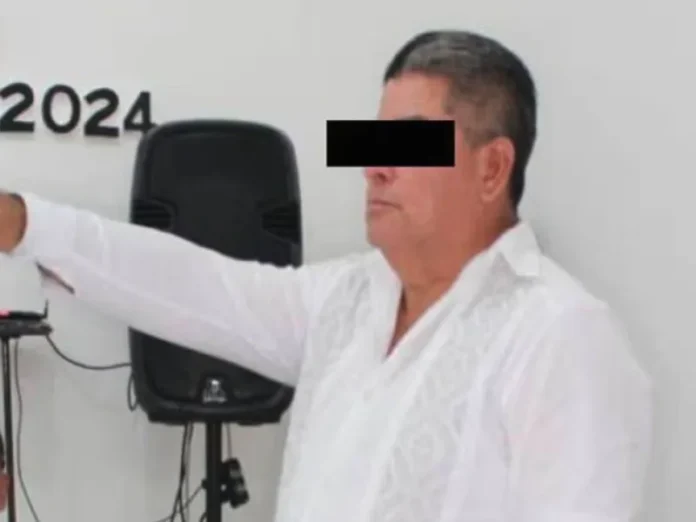 Imagen del director de seguridad pública detenido en Emiliano Zapata, Tabasco