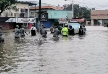 Realizan evacuación preventiva ante riesgo de desbordamiento del río Uxpanapa Imagen que muestra la evacuación preventiva por el riesgo del río Uxpanapa