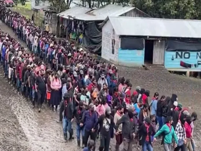 Delegación EZLN en visita a CDMX con familias buscadoras EZLN cuidando a las familias buscadoras durante su visita a la CDMX