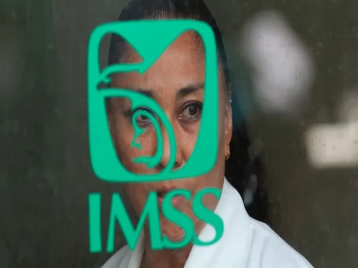 Heces fecales en cunas de bebés del IMSS Imagen que muestra heces fecales en las cunas de bebés del IMSS