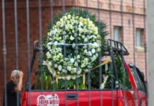 Procesan a gemelos por homicidio de subdirectora y lesiones a cuatro personas en Torreón Imagen relacionada con homicidio en Torreón y la audiencia judicial