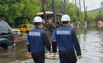 Marina cierra puertos del Pacífico por huracán «Simon» y «Rachel» Operativos de la Marina frente al huracán Simon en puertos del Pacífico