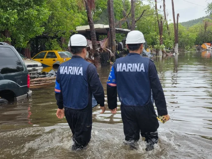 Operativos de la Marina frente al huracán Simon en puertos del Pacífico