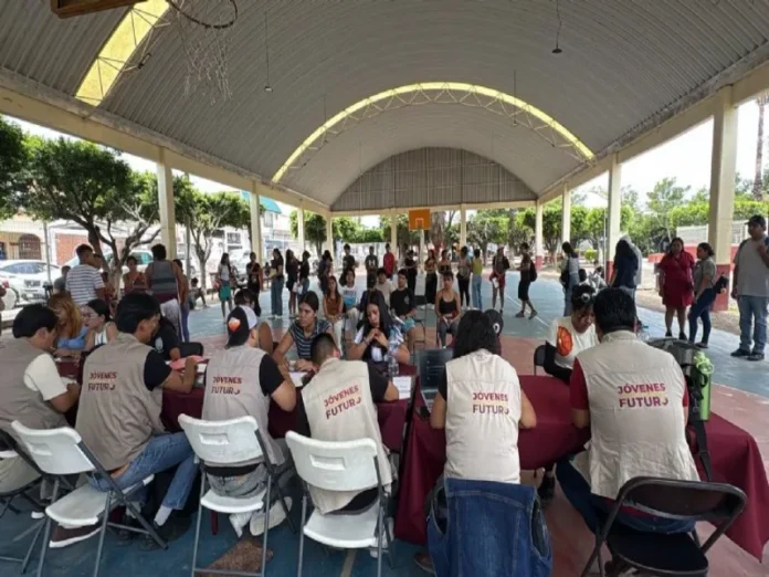 Jóvenes Construyendo el Futuro pospone inscripciones Imagen del programa Jóvenes Construyendo el Futuro con anuncio de aplazamiento
