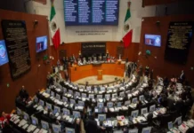 Morena aprueba en el Senado nuevo registro de terrenos, casas, edificios y locales; oposición advierte «predialazo» Imagen de la sesión del Senado aprobando la ley catastral