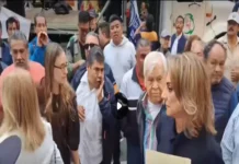 Arturo Ávila, sabíamos que eres bajo, pero no así de miserable Imagen que muestra la protesta que vulneró la libertad de expresión