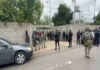 «Los Cuates» enfrentan hasta 60 años de prisión tras ataque en secundaria de Torreón; van a proceso Imagen del ataque cometido por Los Cuates en la secundaria de Torreón