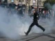Manifestaciones estudiantiles en Francia dejan 76 heridos y 440 detenidos Imagen de manifestaciones estudiantiles Francia durante protestas