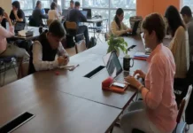 Al menos 67% de mujeres mexicanas reportan afectaciones laborales debido a la menopausia Mujer mexicana afectada por menopausia laboral en su entorno laboral