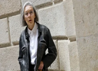 Nobel de Literatura para Anne Carson, autora de una obra lúdica e irónica que combina poesía clásica y moderna Imagen de Anne Carson con el Nobel de Literatura 2026