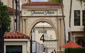 Paramount completa la adquisición de Warner Bros por 110 mil mdd tras una reñida puja con Netflix Imagen de la firma donde Paramount compra Warner