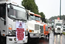 «Nos están matando»: transportistas de Veracruz se suman a paro nacional Camioneros de Veracruz durante el paro nacional camioneros