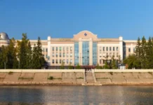 Ordenan cuarentena en Siberia tras la muerte de una trabajadora de un laboratorio donde se investiga la peste Trabajadora del instituto de investigación de peste en Siberia fallecida