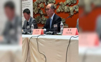 Relación de México con EU no debe afectar el comercio con terceros países: China Imagen del representante chino hablando sobre relaciones China México