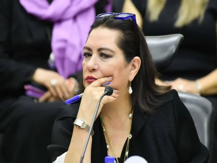 Guadalupe Taddei entrega su renuncia al INE Imagen que muestra la renuncia Taddei del INE