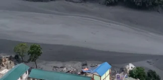 Nueva riada en Nepal deja cinco desaparecidos y destroza decenas de viviendas Imagen de la riada en Nepal que dejó cinco desaparecidos