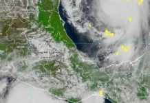Tormenta tropical «Simón» se forma en el Pacífico entre Michoacán y Colima Imagen de la tormenta tropical Simón sobre el Pacífico