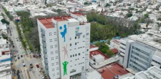 «Falso» que Torre Pediátrica de Veracruz dependa de colectas, sentencia IMSS-Bienestar Imagen de la Torre Pediátrica Veracruz con personal médico