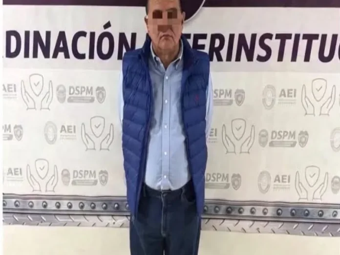 Imagen del ingreso de César Jáuregui por traición a la patria al penal Altiplano