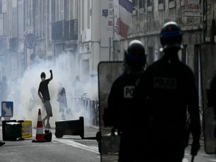 Imagen que ilustra la frase Trump culpa islam en el contexto de los disturbios franceses