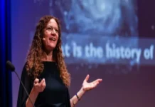 Amina Helmi, la científica argentina que recibió el «Nobel de astrofísica» por encontrar los restos de la última gran fusión de la Vía Láctea Imagen que ilustra la última gran fusión de la Vía Láctea descubierta por Amina Helmi
