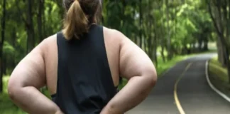 Uso malicioso de la IA está entre las 17 amenazas a la humanidad del siglo XXI; la obesidad tendrá el mayor impacto Ilustración del uso malicioso IA impactando la salud mundial