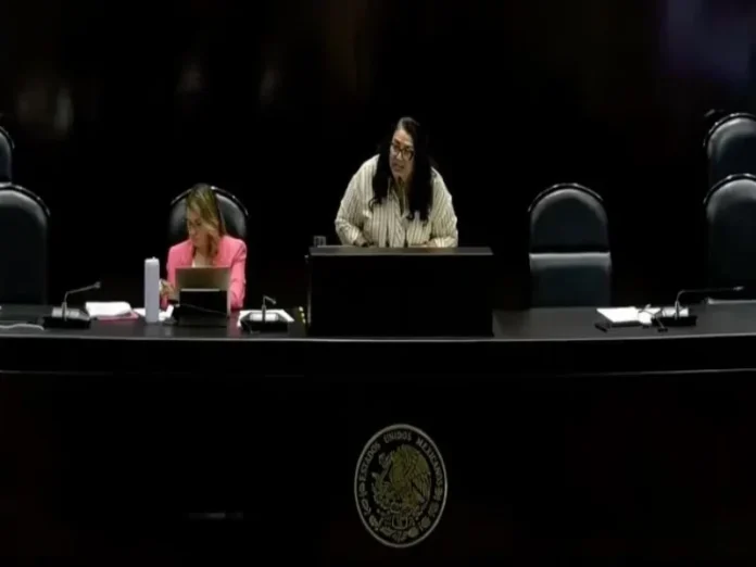 Escena del pleno donde se debate la violencia política género entre diputadas